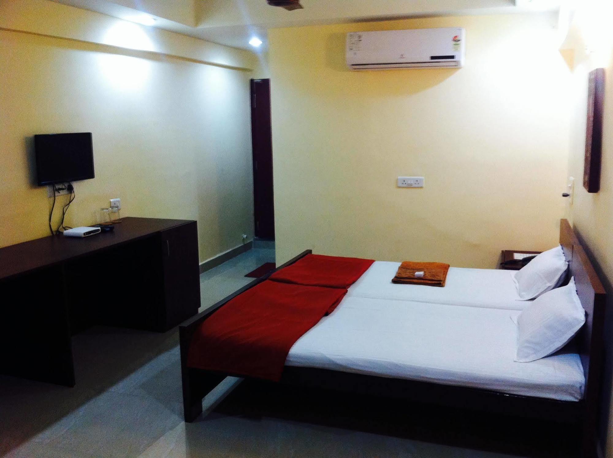 Aditya Inn Nagpur Exterior foto